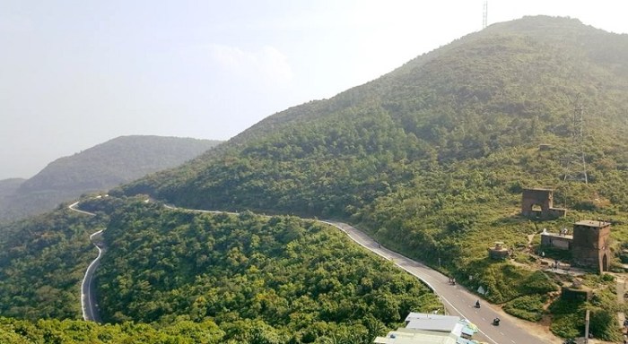 Luxury car Danang to Hue