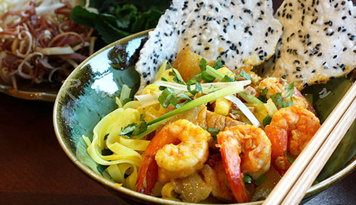 Hue to Hoi An by private car what to see on the way?