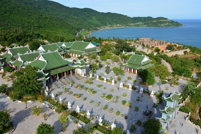 Hoi An to Danang by private car 1 day