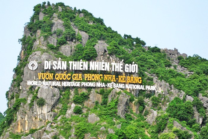 Luxury car Danang to Phong Nha