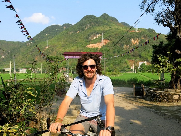 Hanoi to Mai Chau by private car
