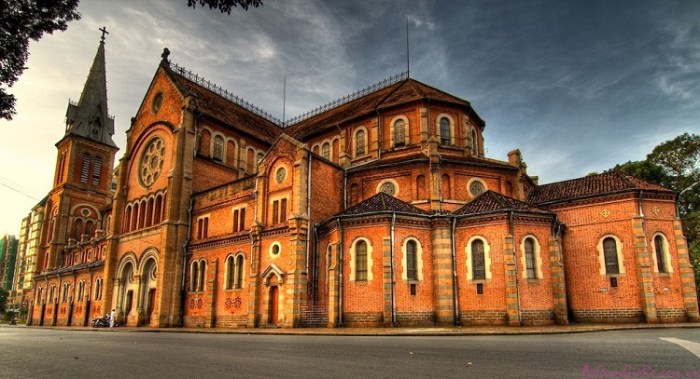 Luxury car Nhatrang to Saigon