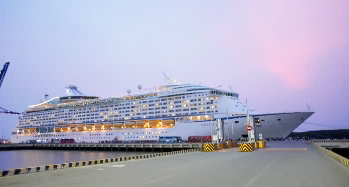 Shore excursion Chan May Hue