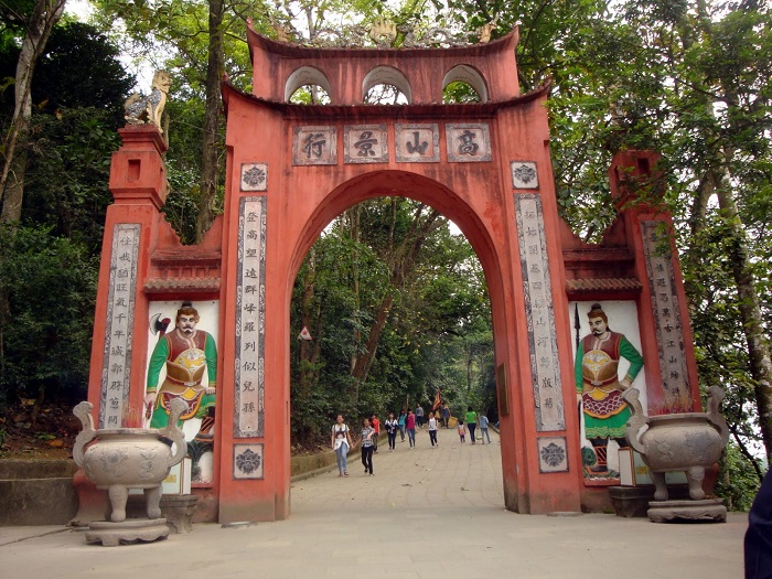 Luxury car Hanoi to Sapa