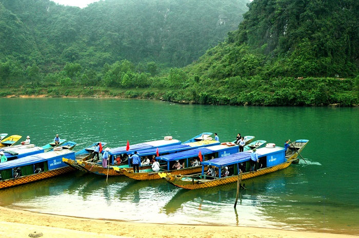Luxury car Hoian to Phong Nha