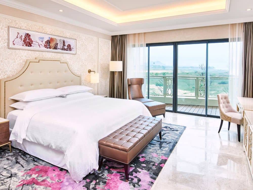 TRANSFER DANANG INTERNATIONAL AIRPORT TO SHERATON GRAND DANANG RESORT BY PRIVATE&nbsp;CAR