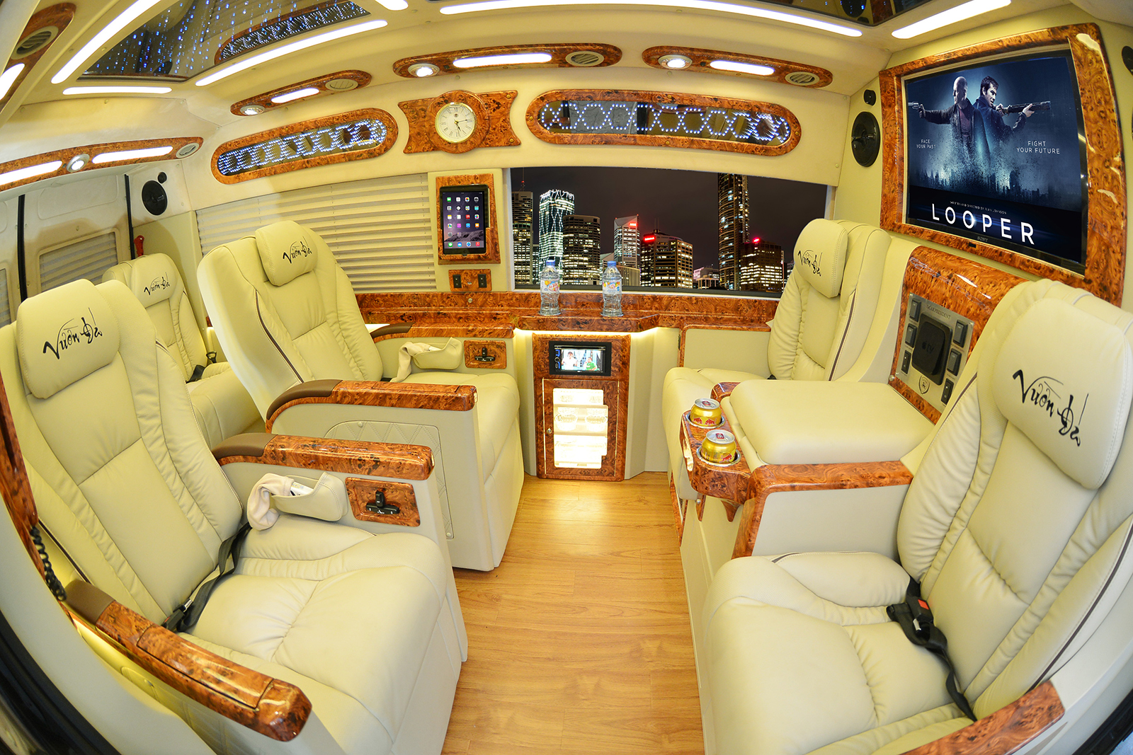 Transit-DCar-President - Vietnam Locals