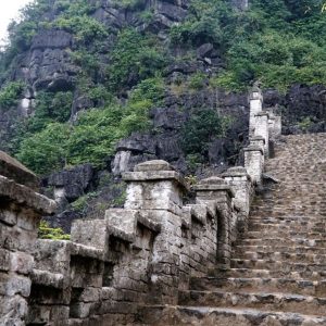 Mua Cave - Ngoa Long Mountain