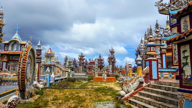 Hue-to-Hoi-An-stop-at-city-of-ghosts-Hue-culture-pham-travel