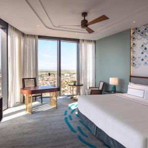 Private Car From Danang Airport To Melia Vinpearl Hue - Hoi An Private Car