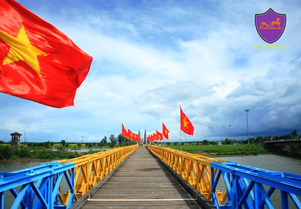 Hien Luong Bridge- Hoi An Private Car