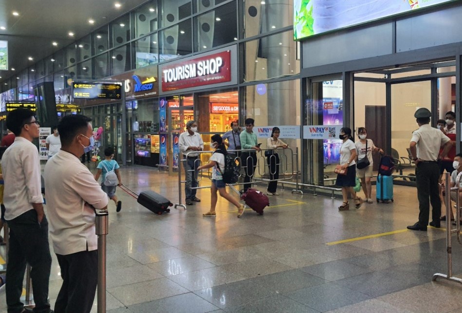 Noi-Bai-Airport-Transfer-Hoi-An-Private-Car