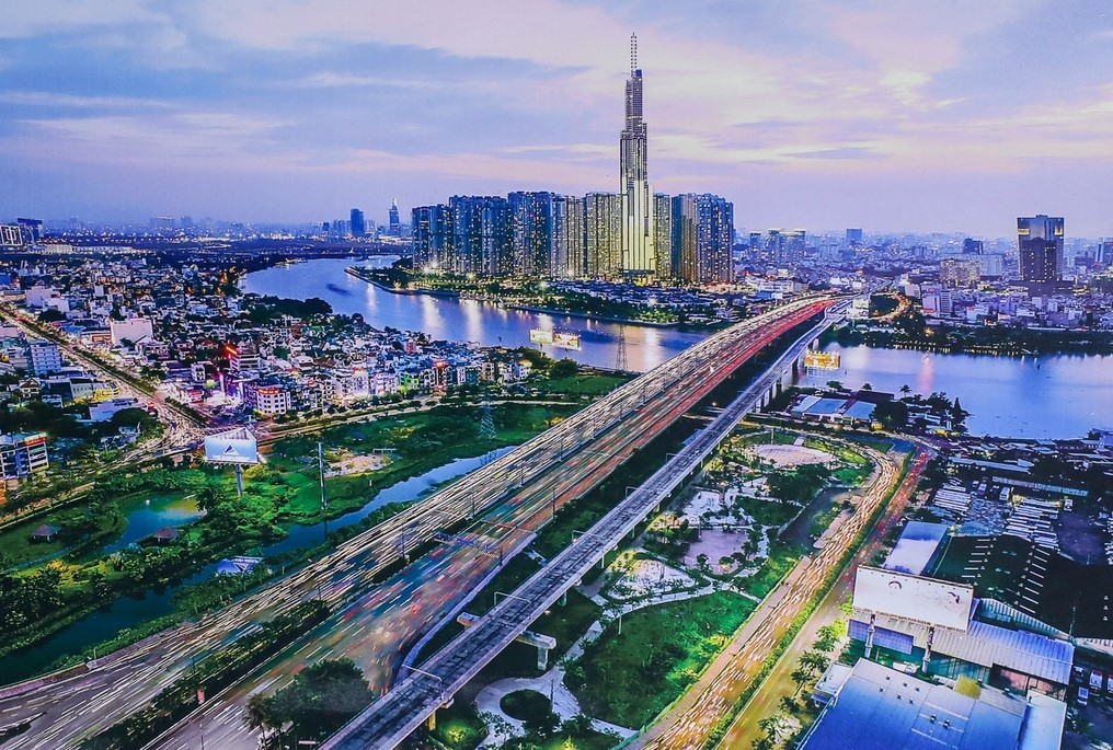 Nha-Trang-To-Saigon-By-Private-Car-Hoi-An-Private-Car-Travel