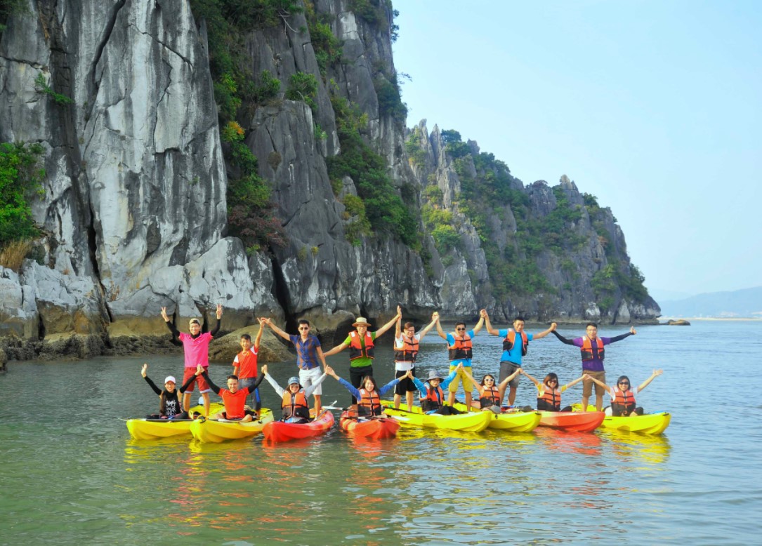 Hanoi to Halong Bay Private Car- Hoi An Private Car