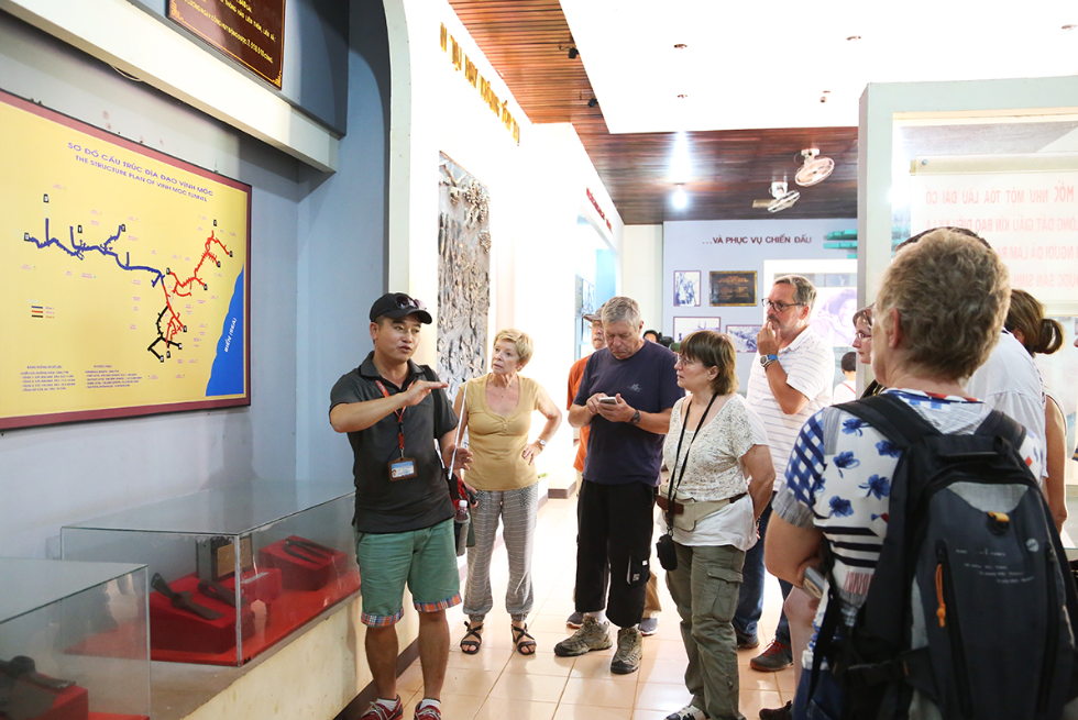 hue dmz tour-vietnam dmz tour-hoi an private car