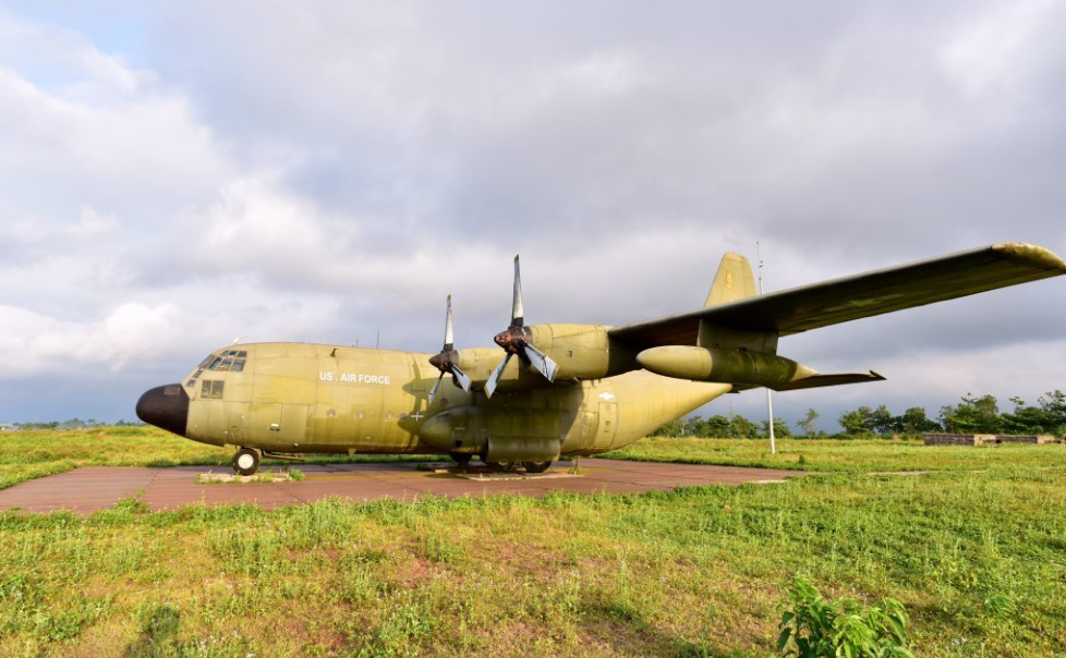 Hue DMZ Tour-Vietnam DMZ Tour - Hoi An Private Car
