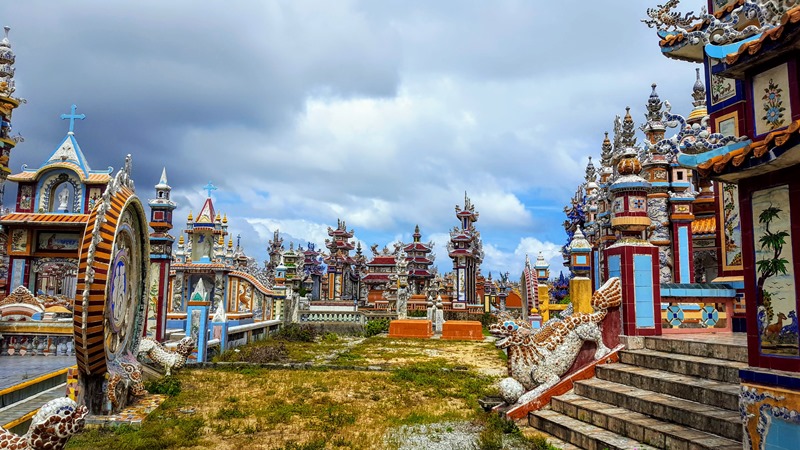 Hue-to-Hoi-An-stop-at-city-of-ghosts-Hue-culture-pham-travel