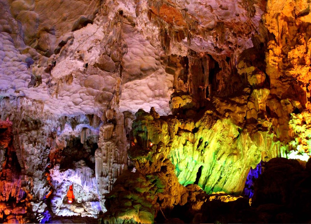 Hanoi-to-Halong-Bay-By-Private-Car-Hoi-An-Private-Car