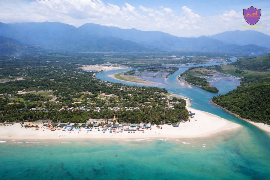 Hue Canh Duong Beach - Hoi An Private Car