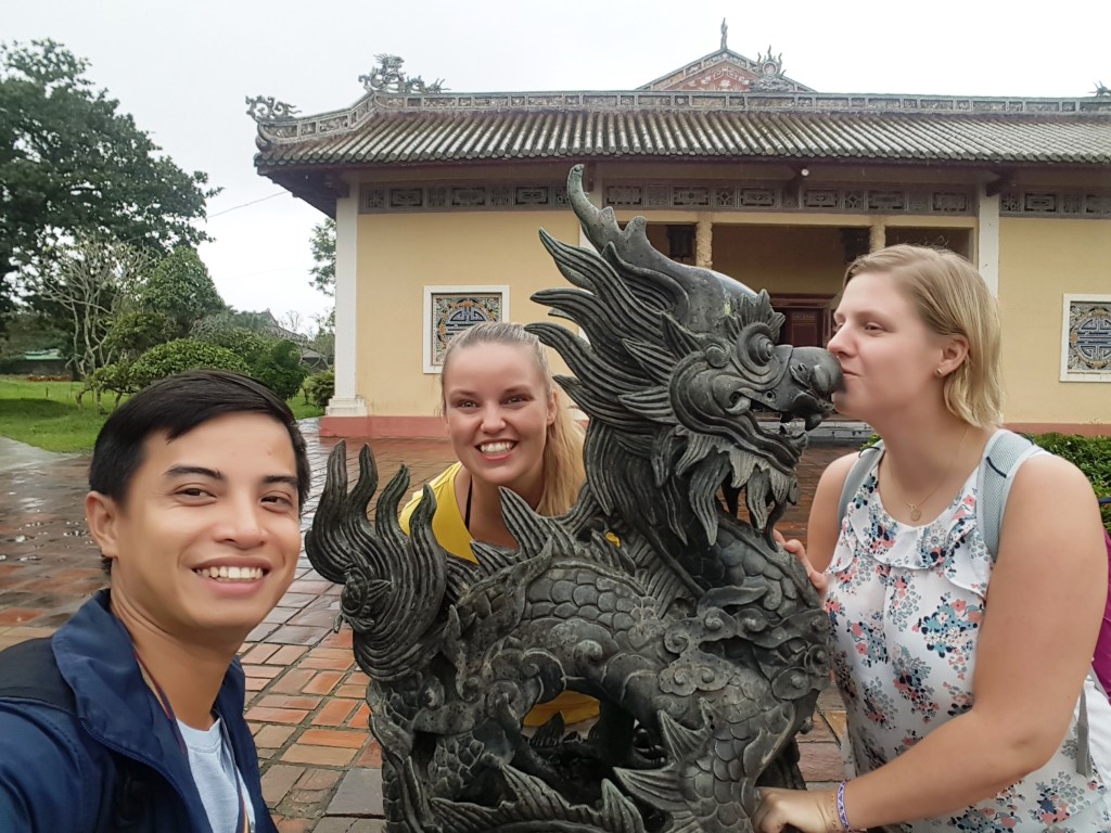 Hue City Group Tour- Deluxe Group Tour- Hoi An Private Car