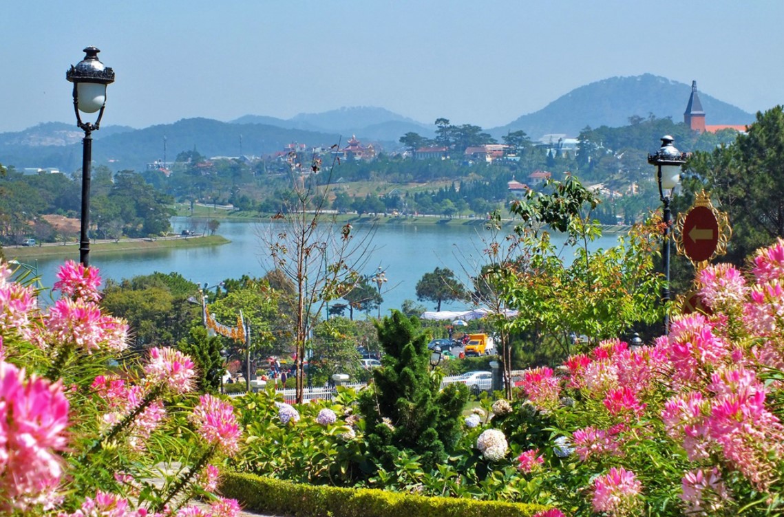 Nha-Trang-To-Dalat-By-Private-Car-Hoi-An-Private-Car-Travel-Transports