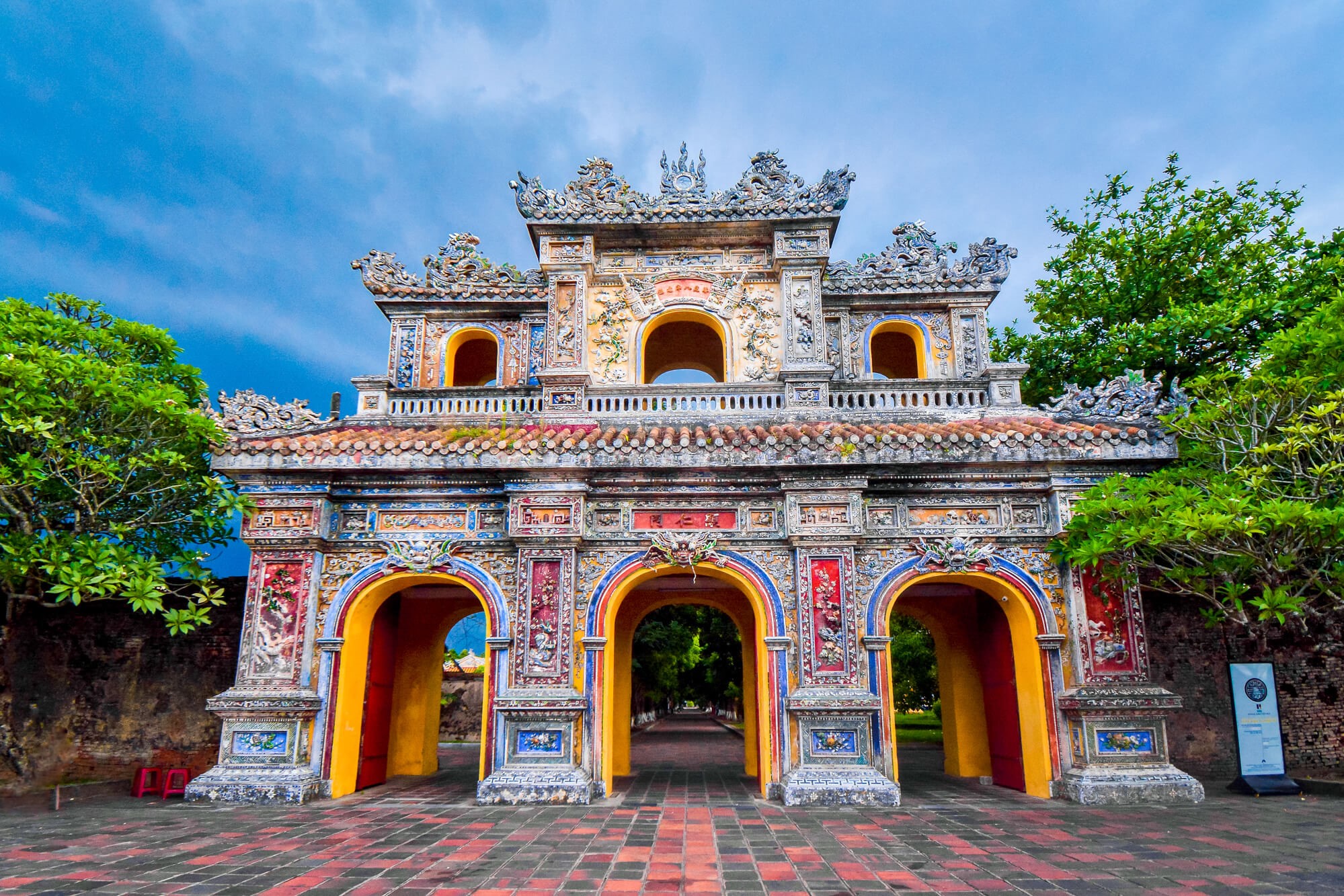 Hue City Private Tour- Hoi An Private Car