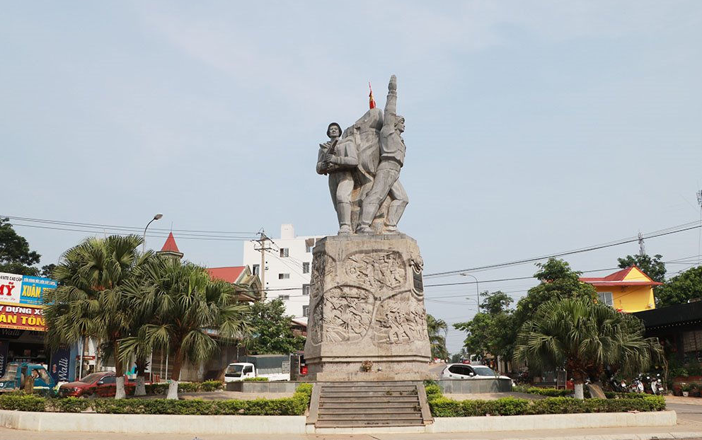 Hue DMZ Tour-Vietnam DMZ Tour - Hoi An Private Car