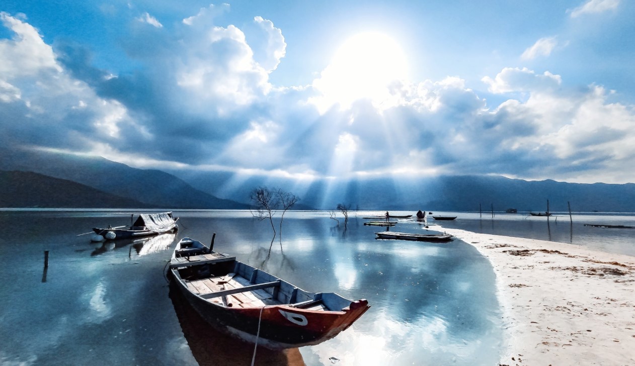 Hue-To-Da-Nang-By-Private-Car-Hoi-An-Private-Car