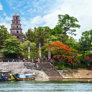 Laguna Lang Co to Hue private car - Hoi An Private Car